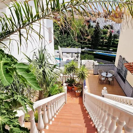 Urogallos Poolside Retreat 2br, 2 Baths & Shared Pool